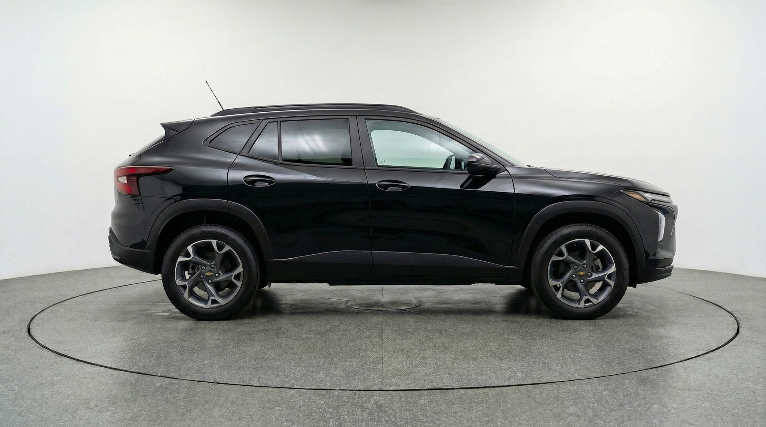 Thumbnail: 2025 Chevrolet Trax - 8