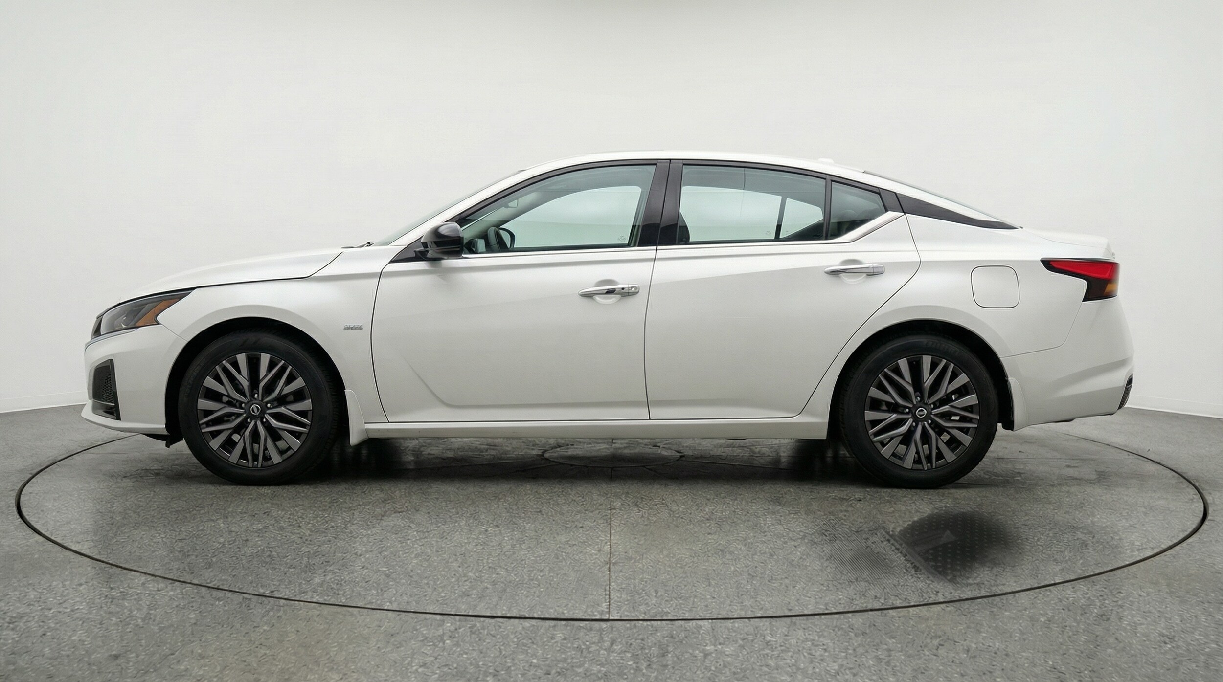 Thumbnail: 2025 Nissan Altima - 4