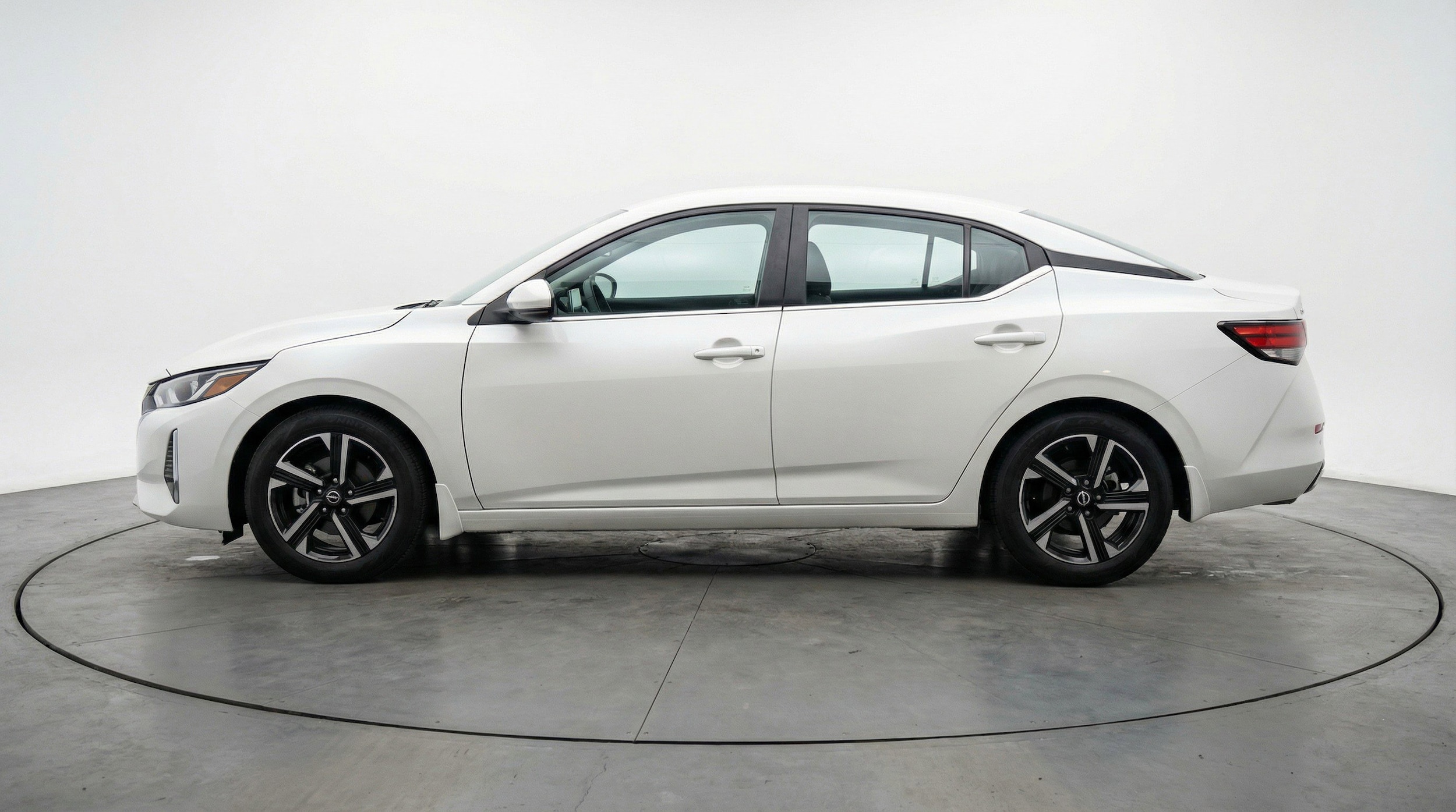 Thumbnail: 2025 Nissan Sentra - 5
