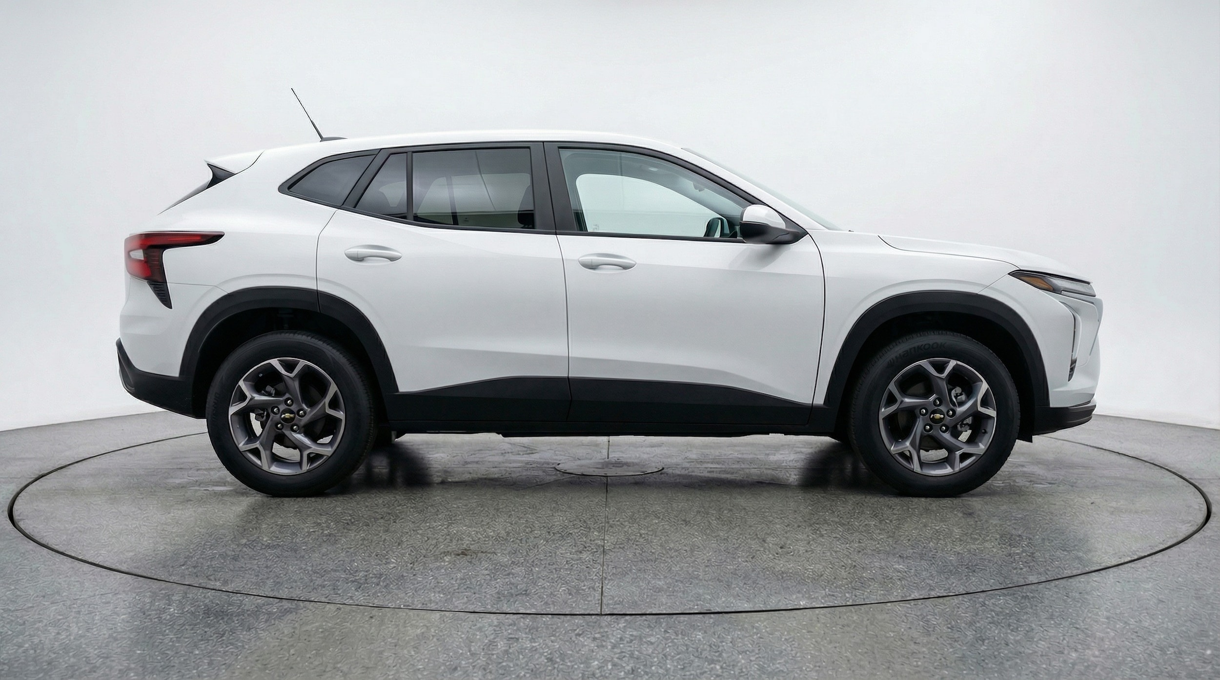 Thumbnail: 2025 Chevrolet Trax - 8