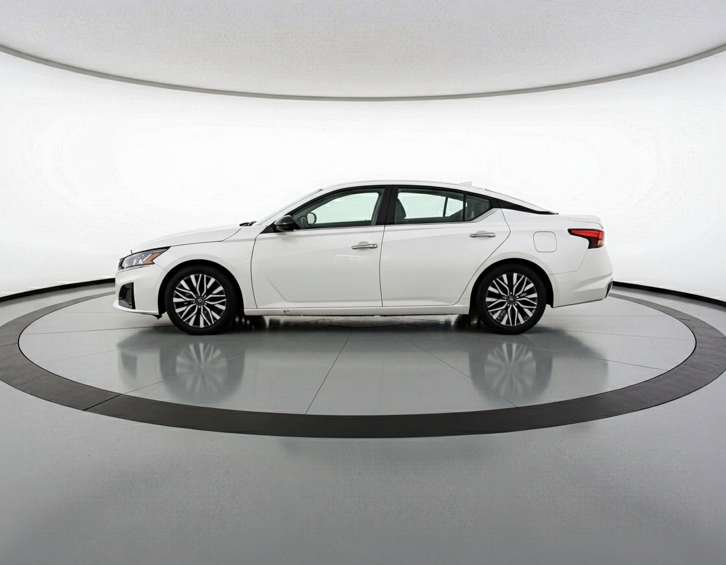 Thumbnail: 2025 Nissan Altima - 5