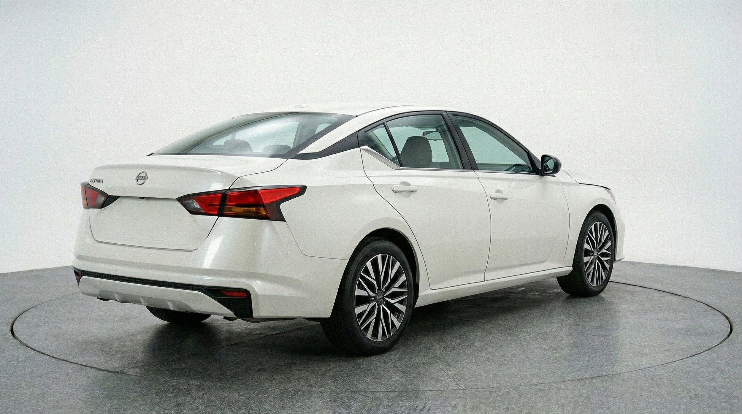 Thumbnail: 2025 Nissan Altima - 9