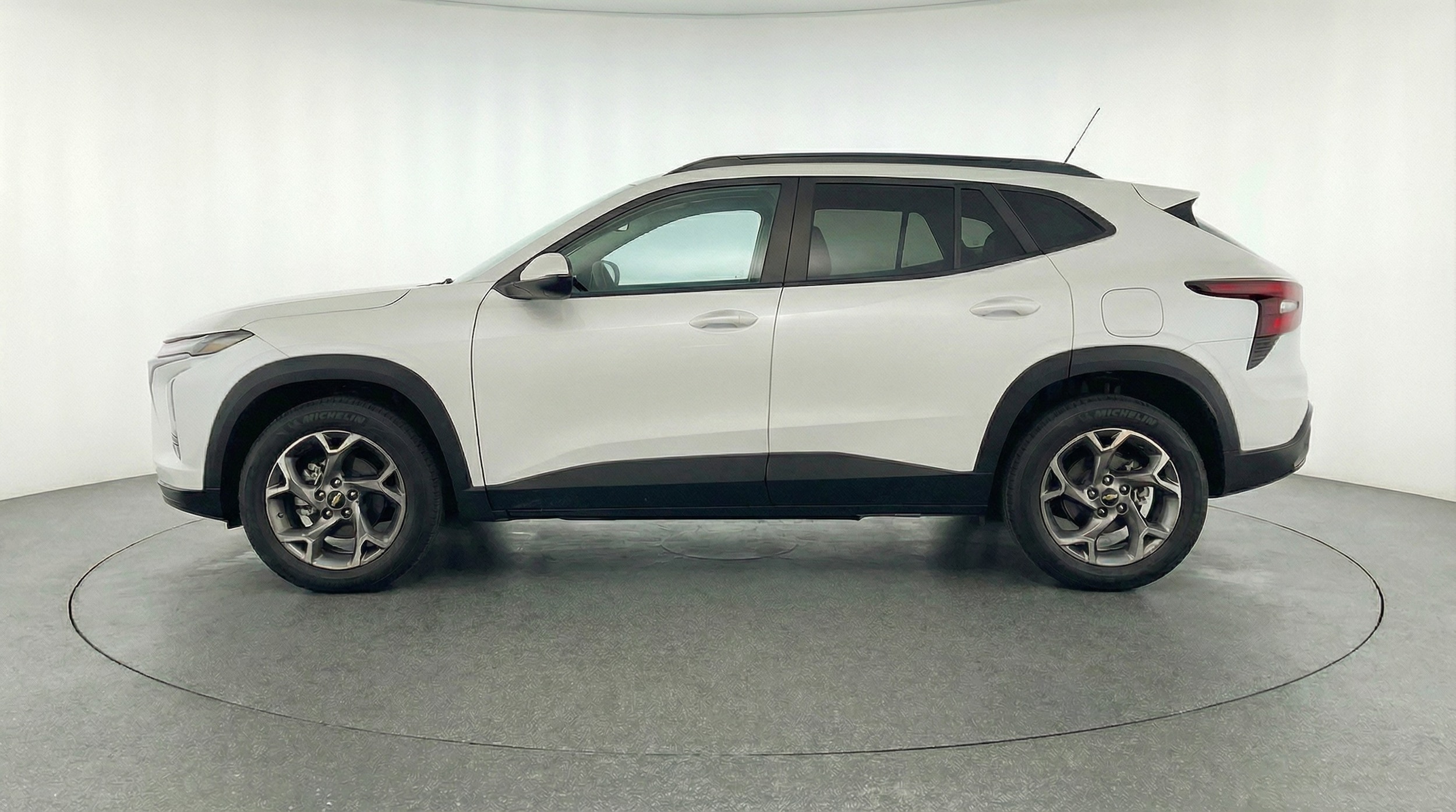 Thumbnail: 2025 Chevrolet Trax - 4