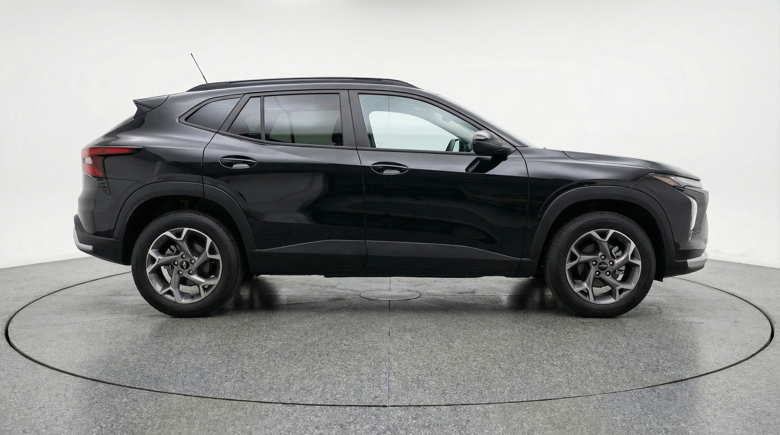 Thumbnail: 2025 Chevrolet Trax - 8