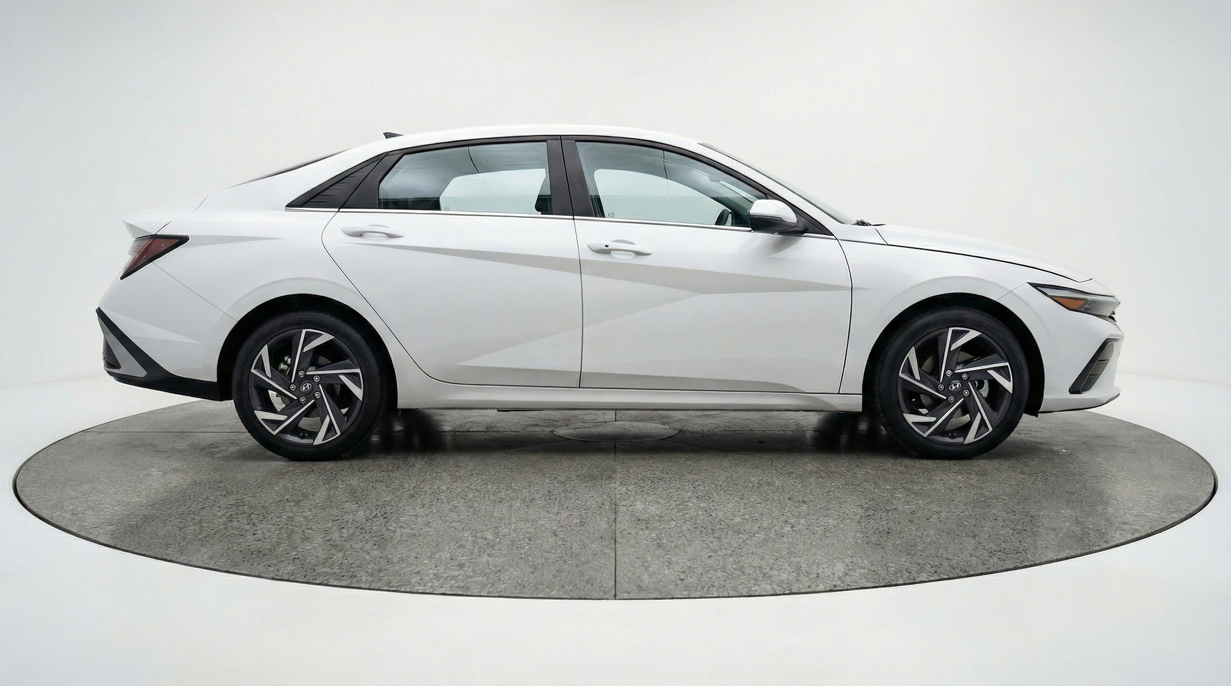 Thumbnail: 2025 Hyundai Elantra - 11