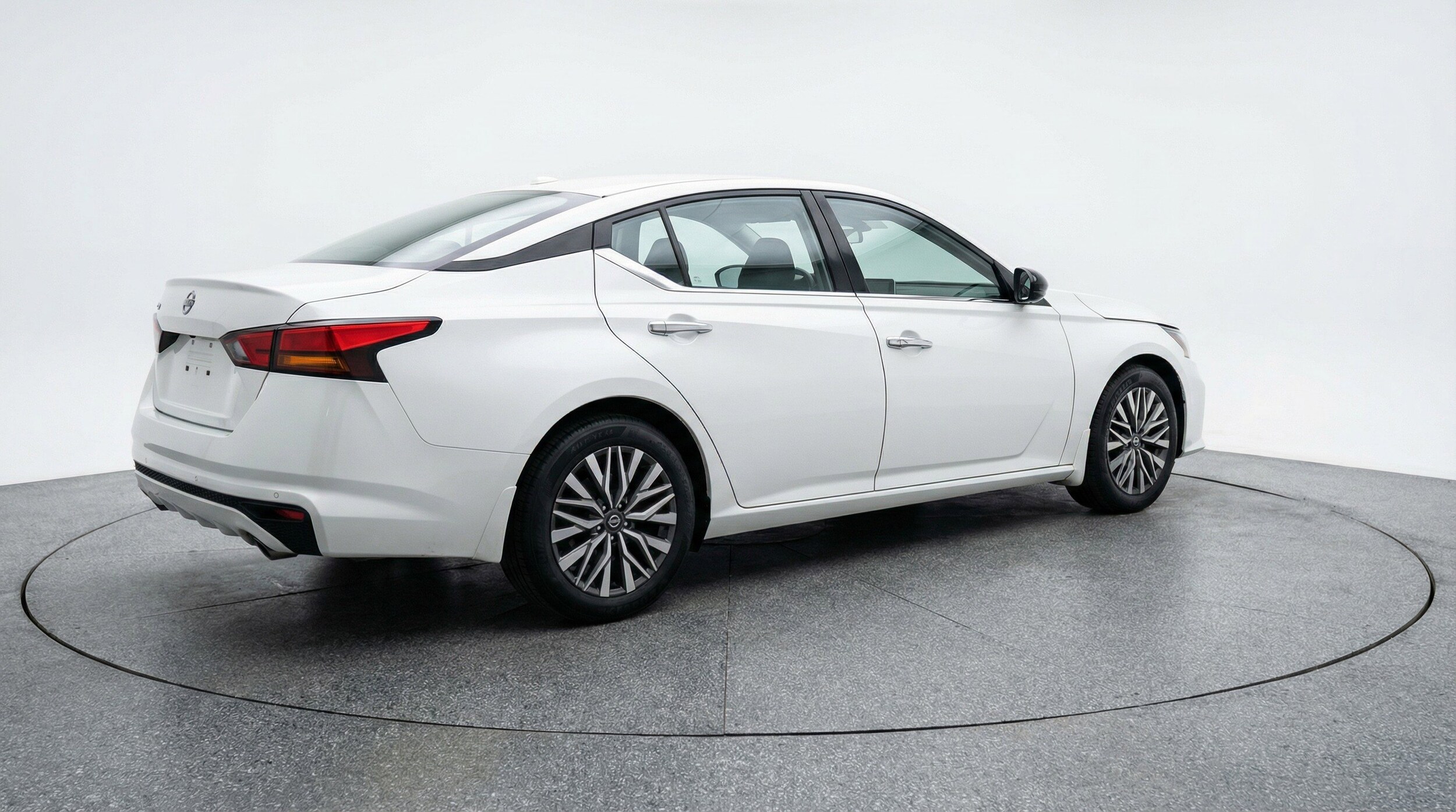Thumbnail: 2025 Nissan Altima - 9