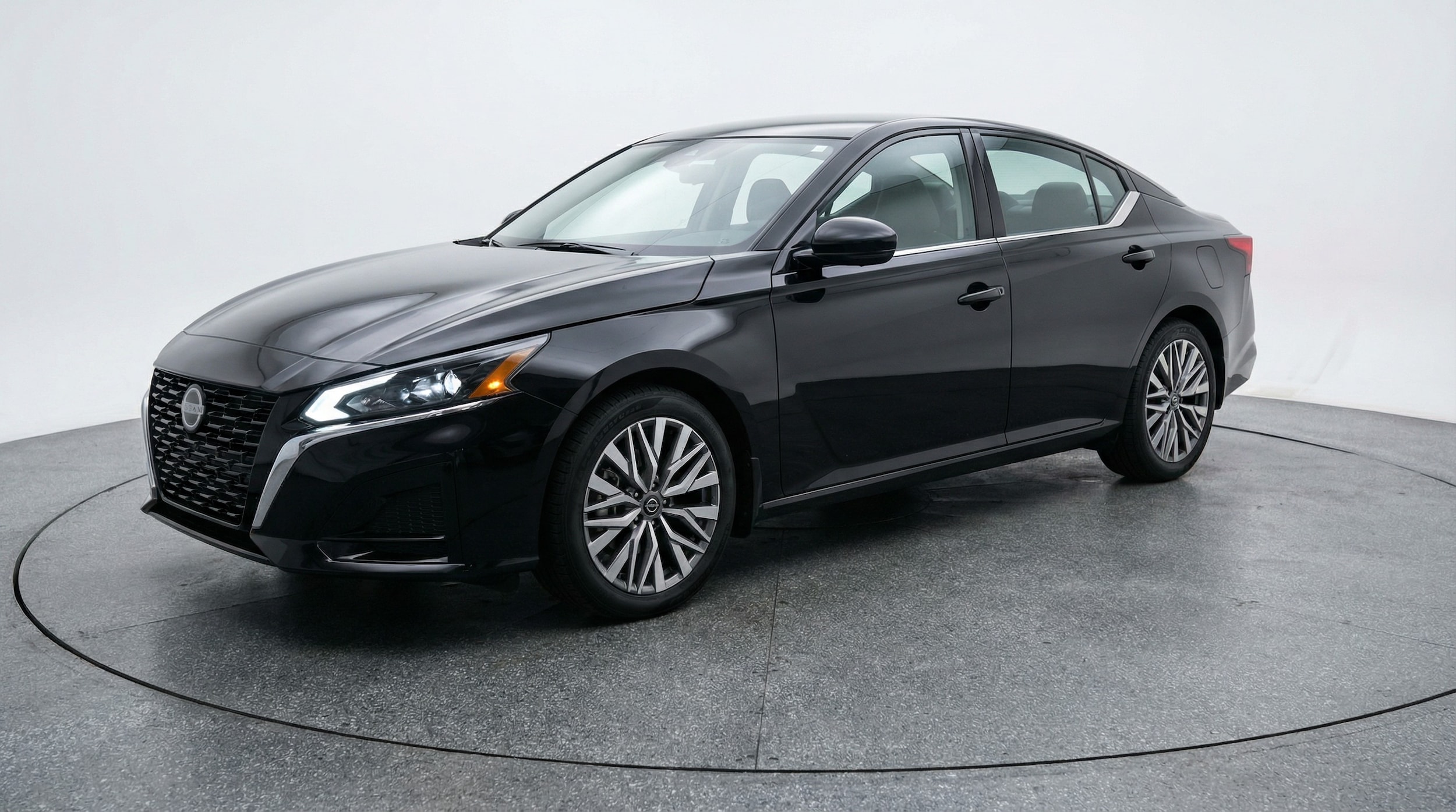 Thumbnail: 2025 Nissan Altima - 3