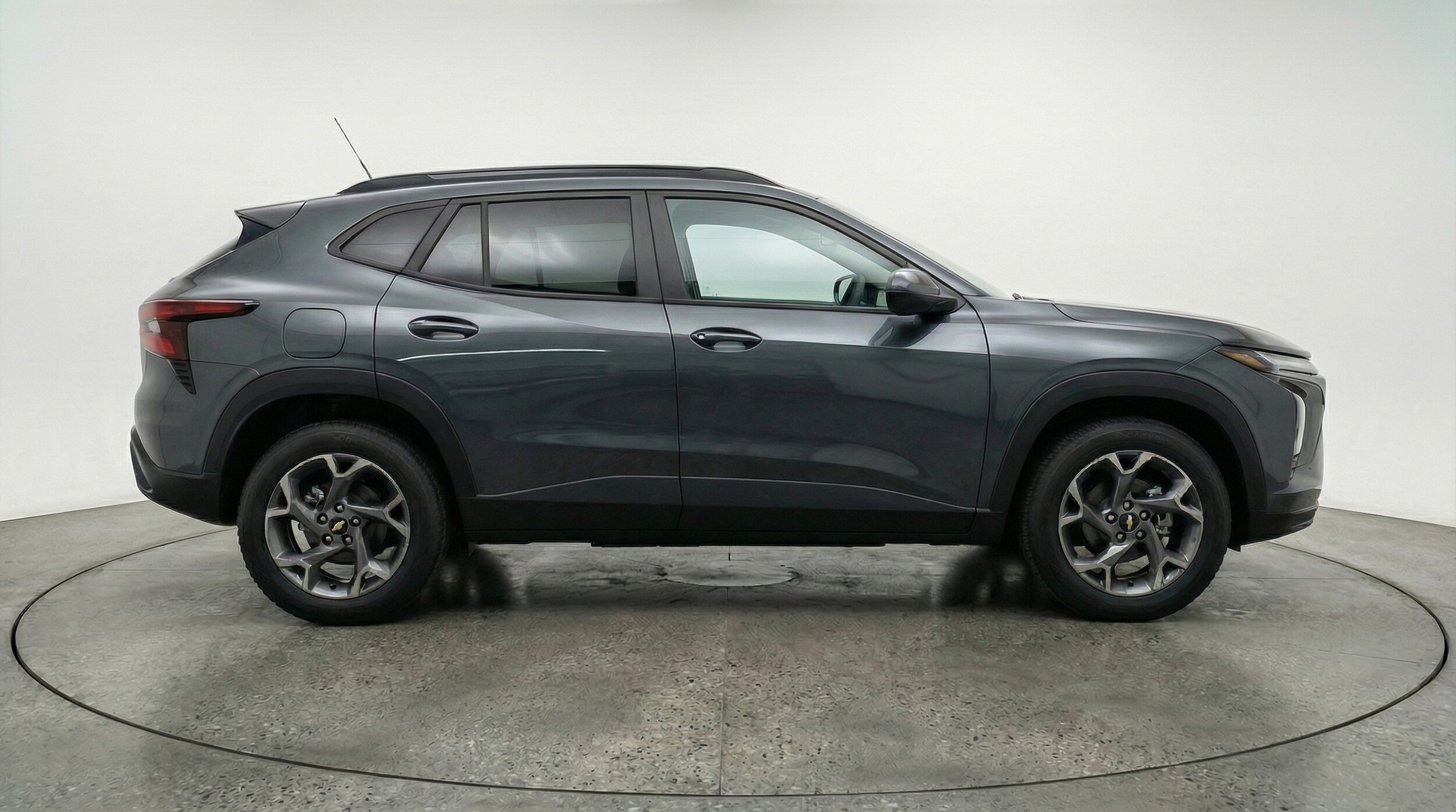 Thumbnail: 2025 Chevrolet Trax - 8