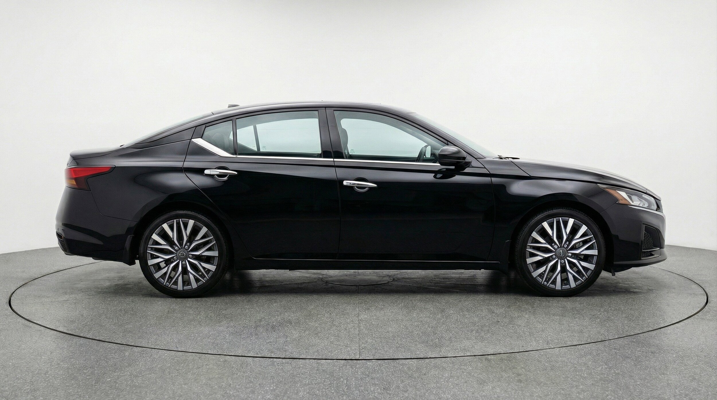 Thumbnail: 2025 Nissan Altima - 11