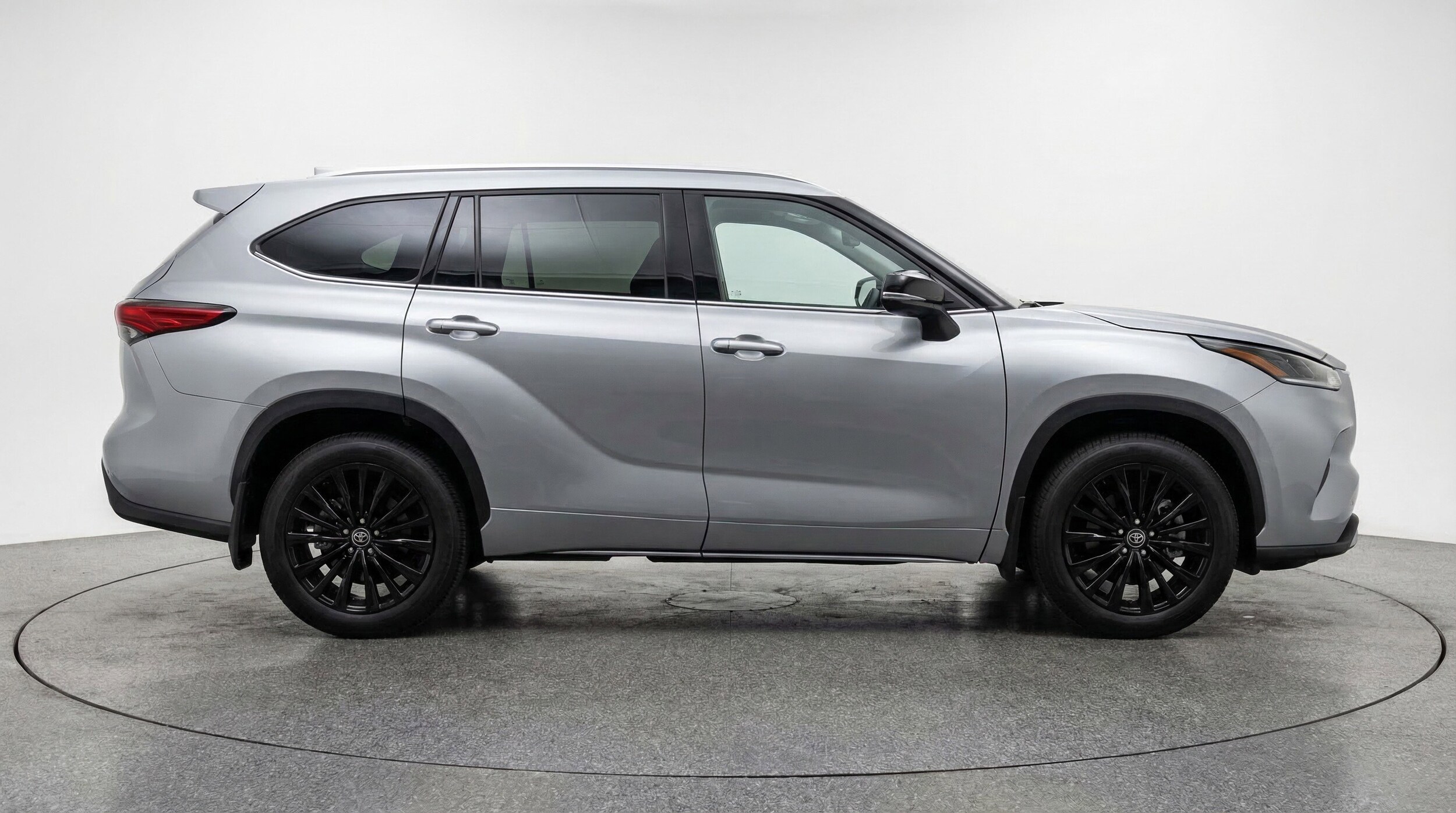 Thumbnail: 2025 Toyota Highlander - 11