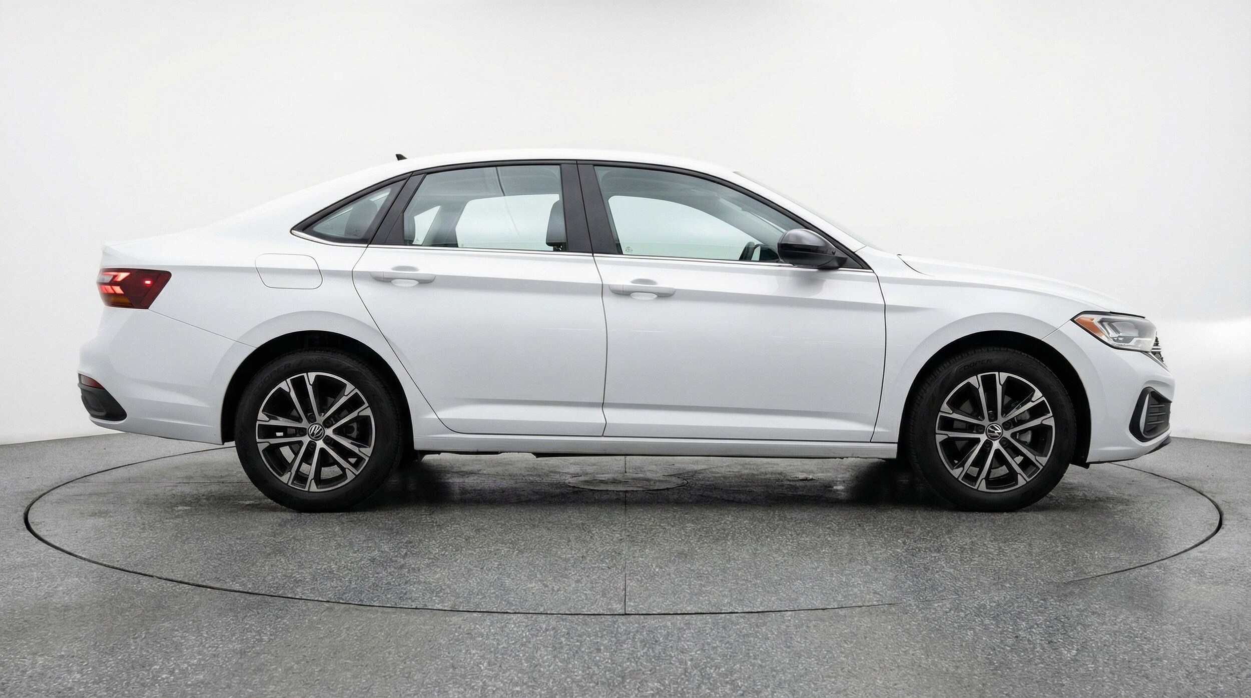 Thumbnail: 2025 Volkswagen Jetta - 11