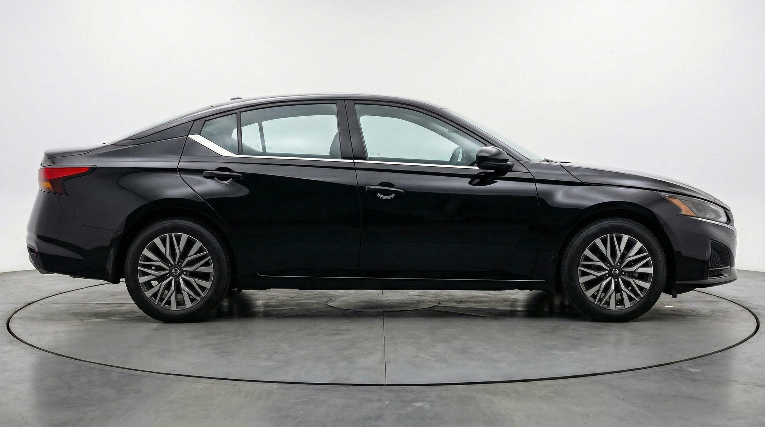 Thumbnail: 2025 Nissan Altima - 8