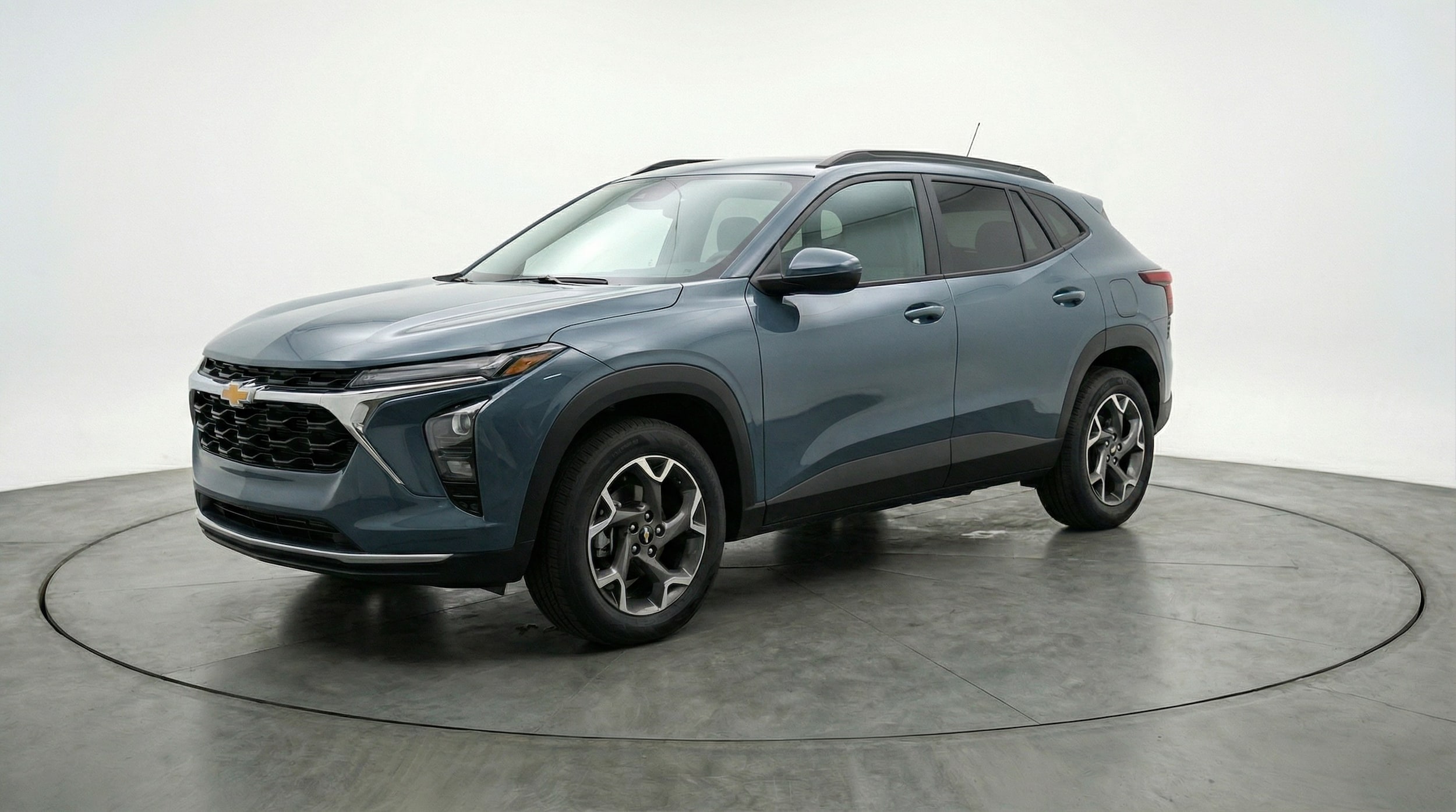 Thumbnail: 2025 Chevrolet Trax - 3