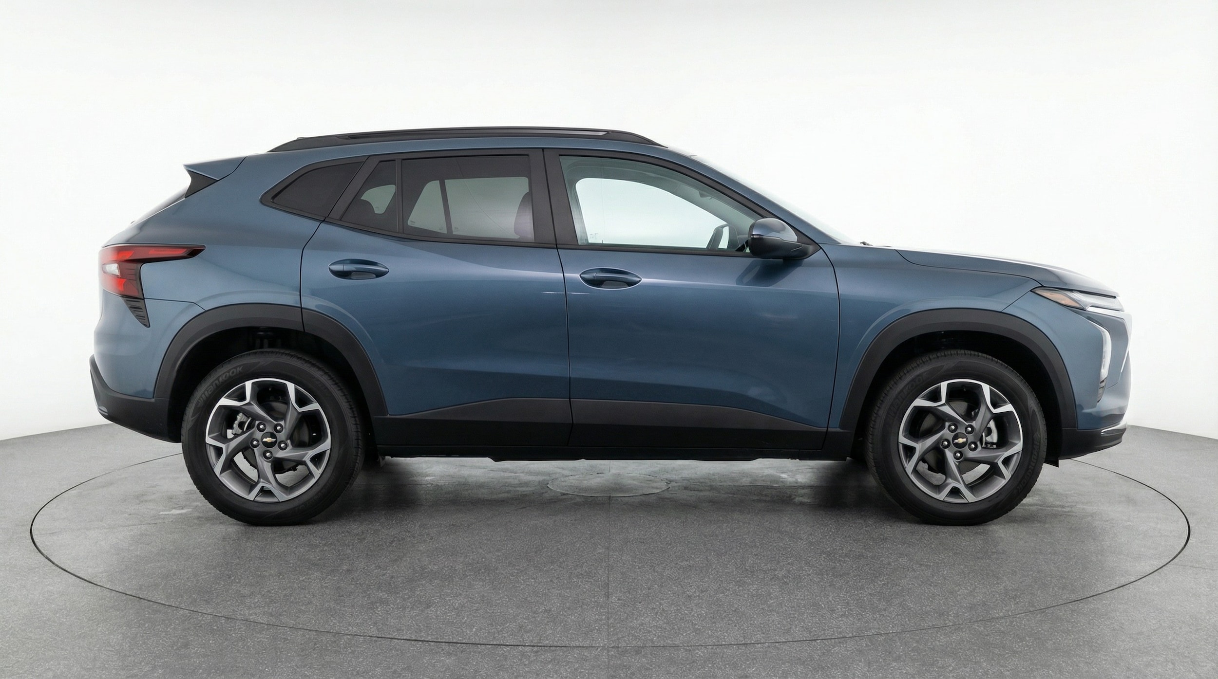 Thumbnail: 2025 Chevrolet Trax - 8