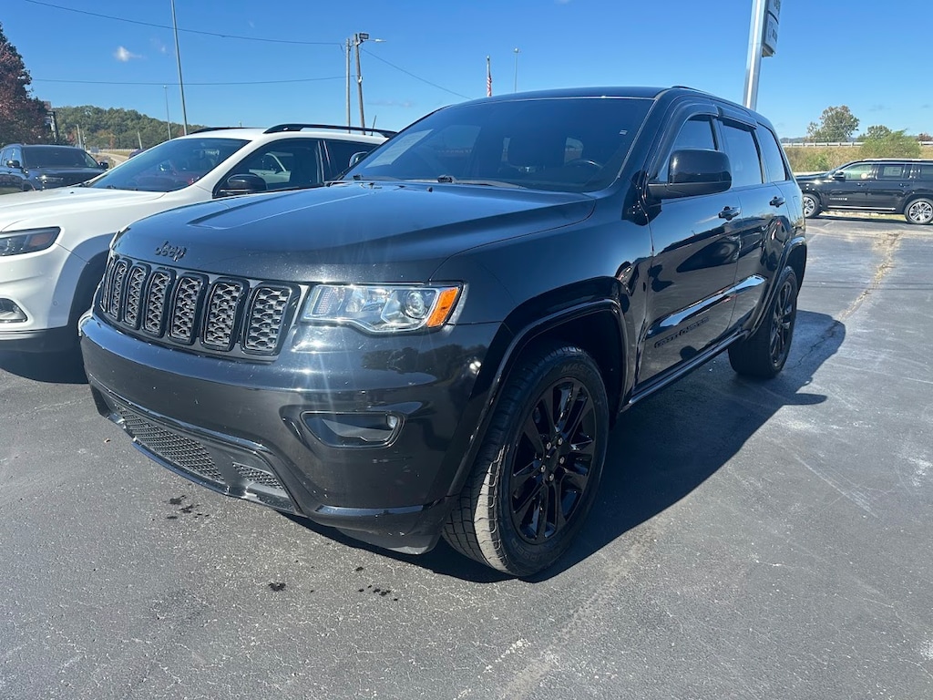 Used 2018 Jeep Grand Cherokee Laredo 4x4 SUV