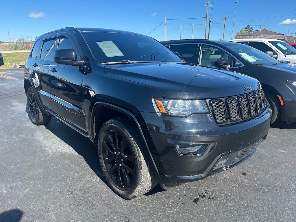 Used 2018 Jeep Grand Cherokee Laredo 4x4 SUV