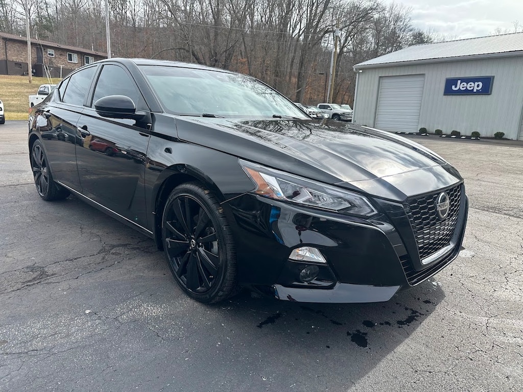 Used 2022 Nissan Altima 2.5 SR Sedan