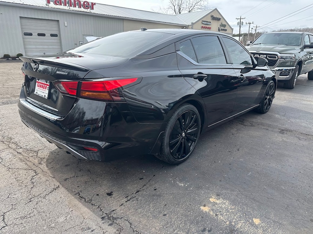 Used 2022 Nissan Altima 2.5 SR Sedan