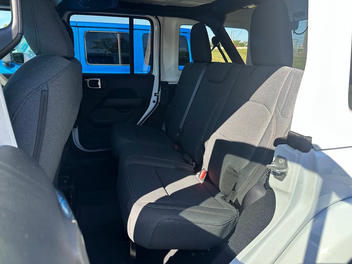 2025 Jeep Wrangler 4-Door Sahara - Photo 7
