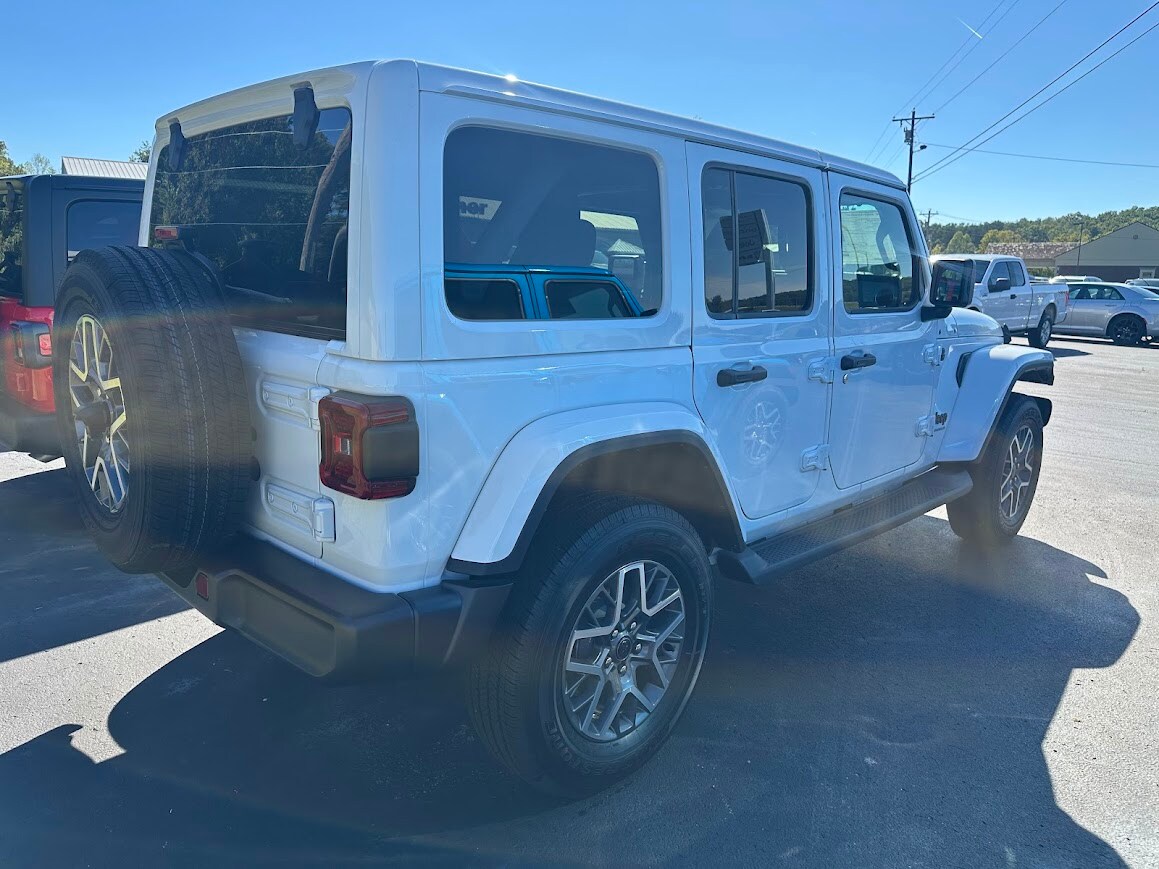 2025 Jeep Wrangler 4-Door Sahara - Photo 3