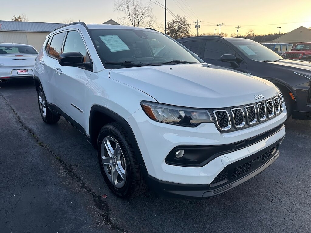 Used 2024 Jeep Compass Latitude SUV