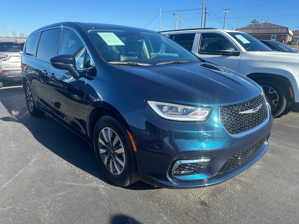 Used 2022 Chrysler Pacifica Hybrid Touring L Van Passenger Van