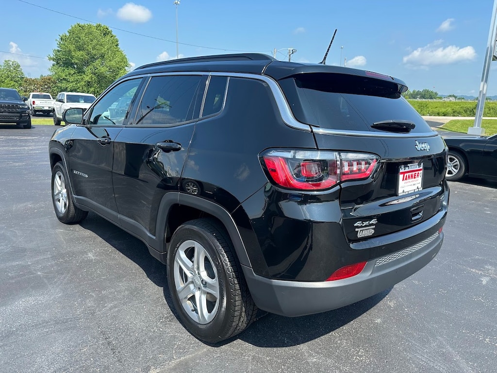 Used 2024 Jeep Compass Latitude SUV