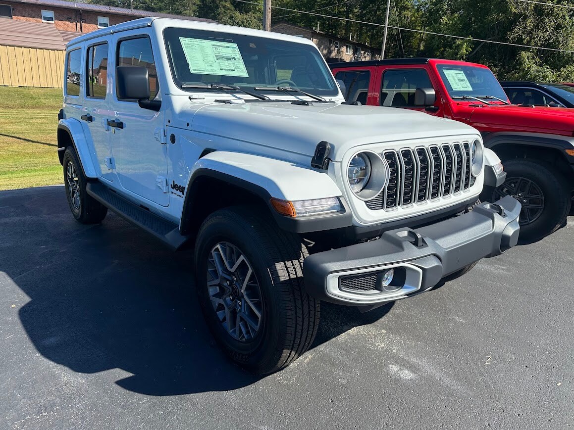 2025 Jeep Wrangler 4-Door Sahara - Photo 4