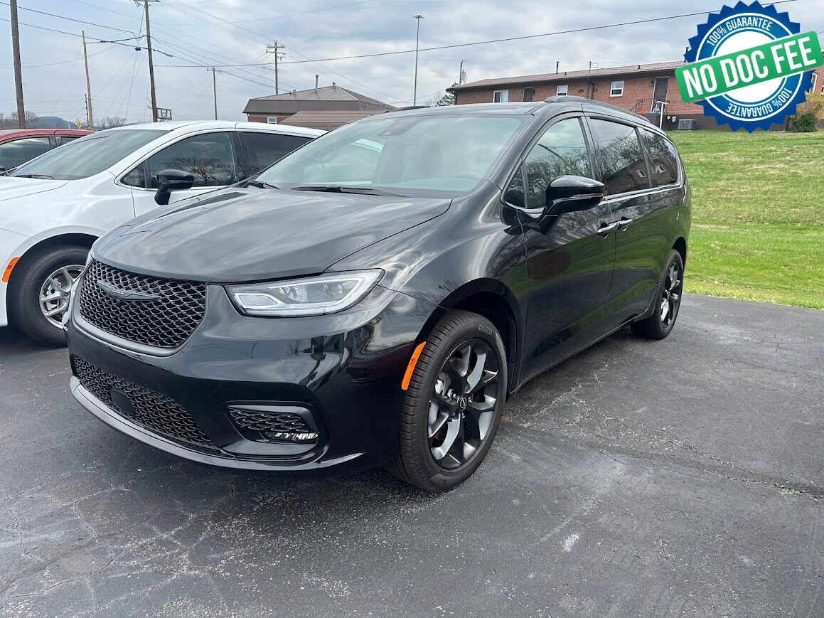 2026 Chrysler Pacifica Select AWD's photo