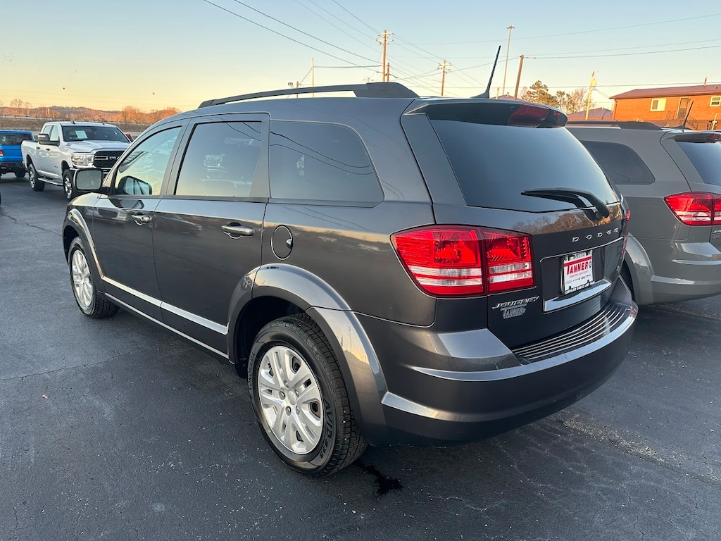 Used 2018 Dodge Journey SE SUV