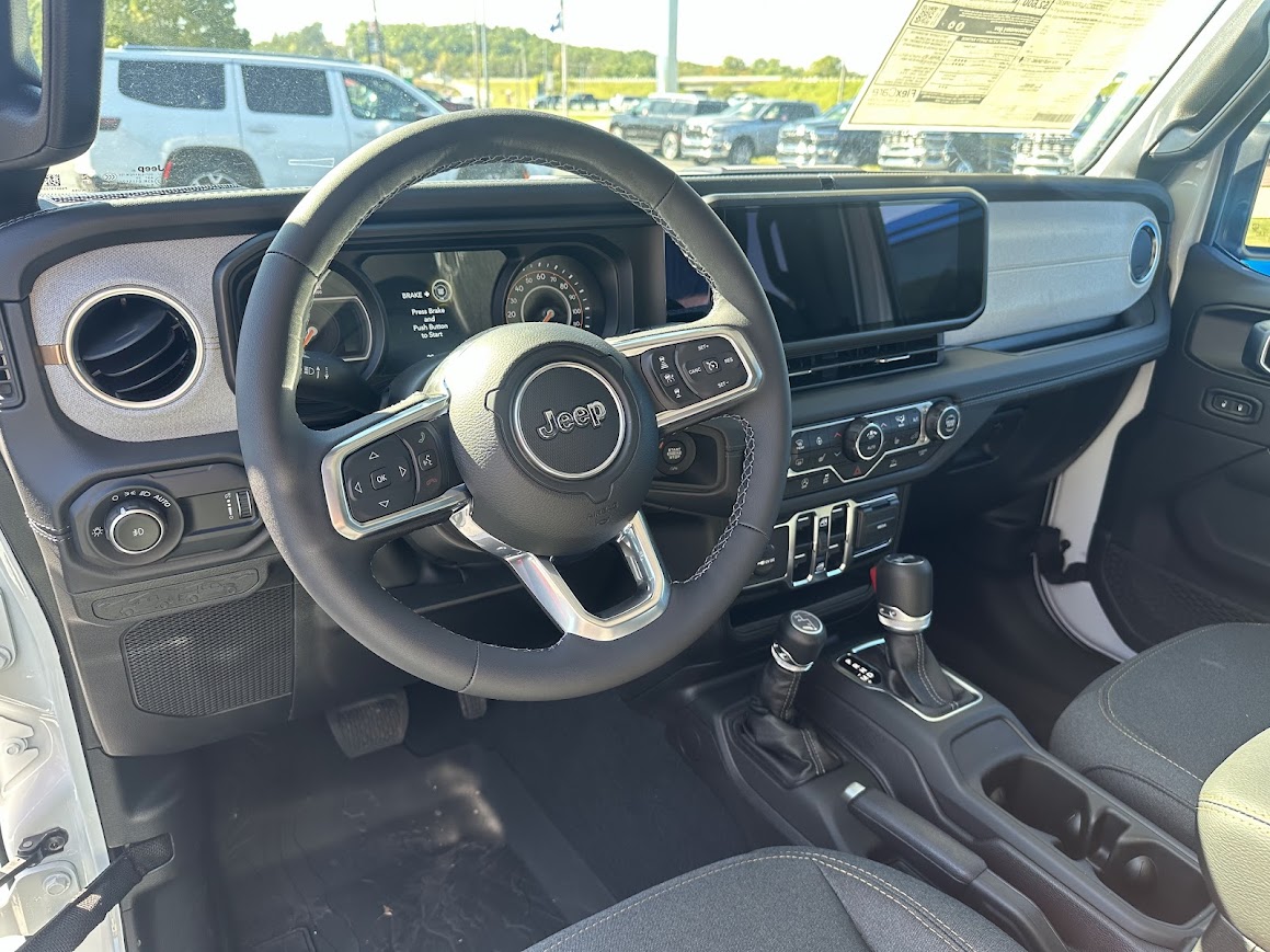2025 Jeep Wrangler 4-Door Sahara - Photo 5