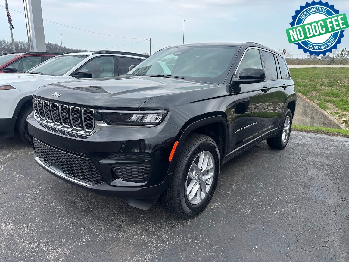 2026 Jeep Grand Cherokee Laredo 4x4's photo