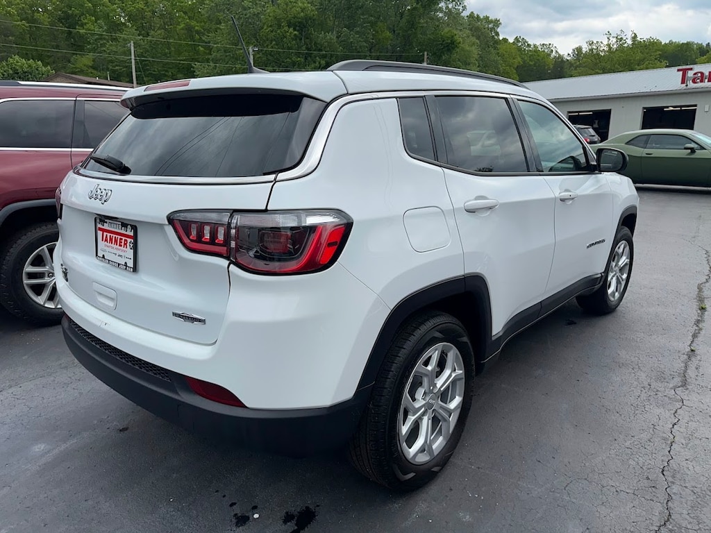 Used 2024 Jeep Compass Latitude SUV