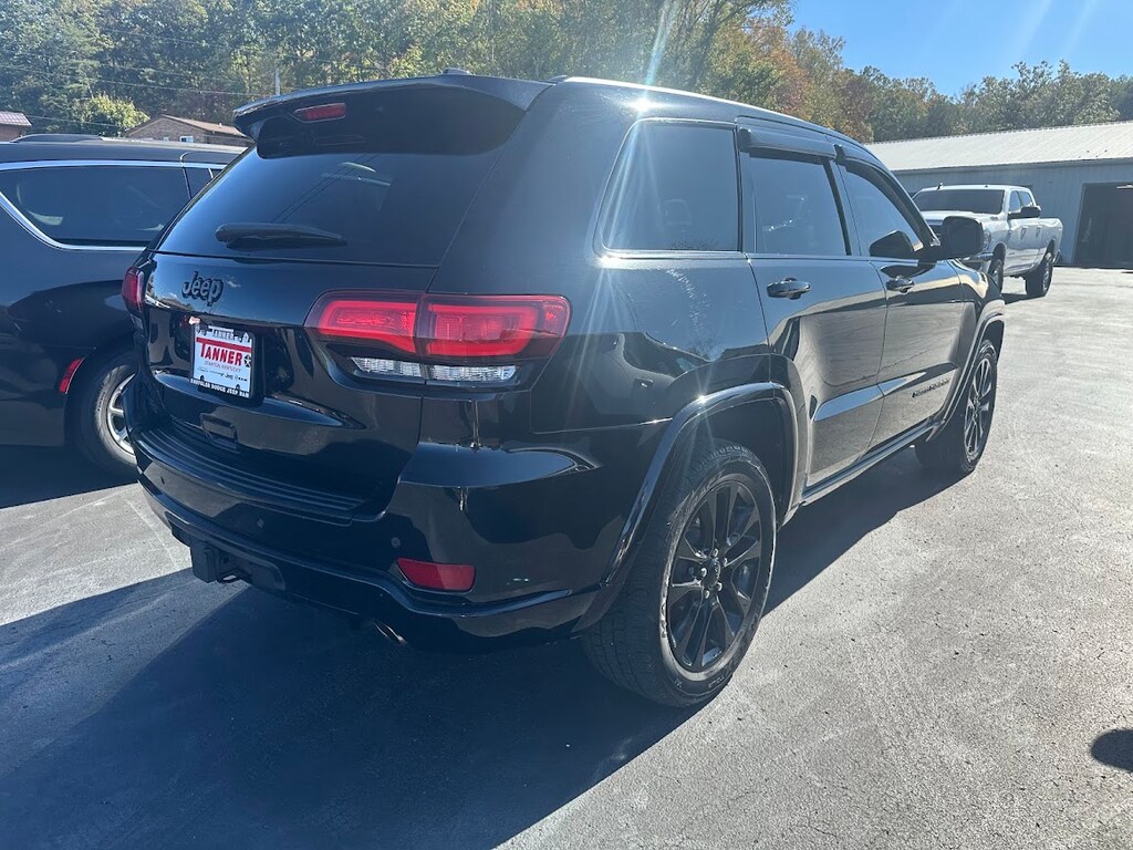 Used 2018 Jeep Grand Cherokee Laredo 4x4 SUV