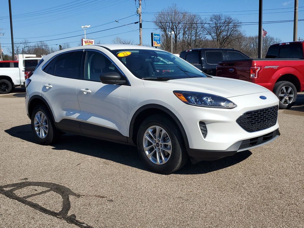 Used 2022 Ford Escape SE with VIN 1FMCU9G65NUC00576 for sale in Paw, MI