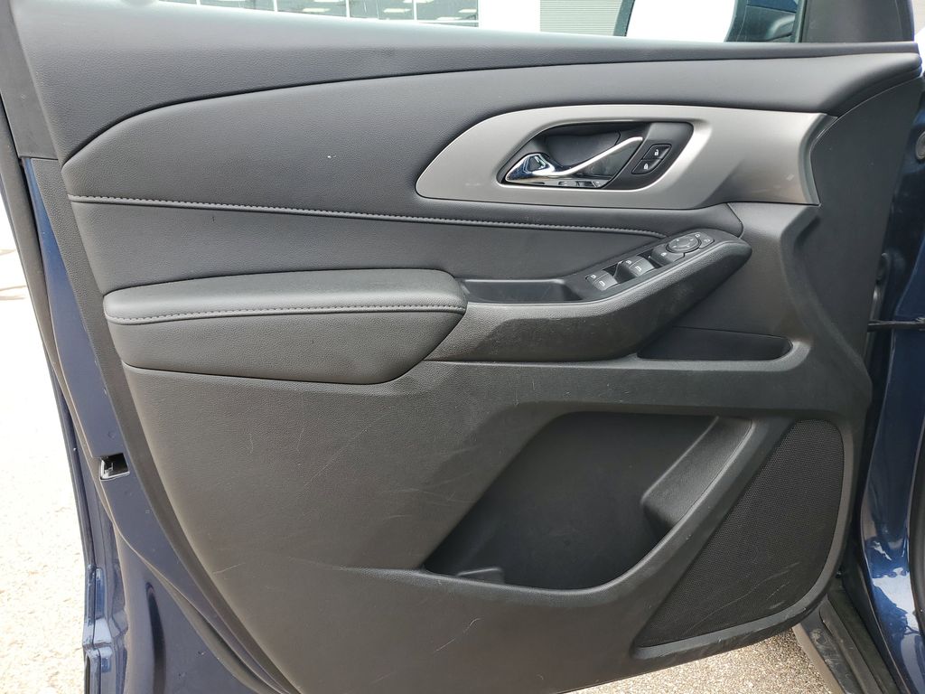 2022 Chevrolet Traverse 2FL - Photo 12