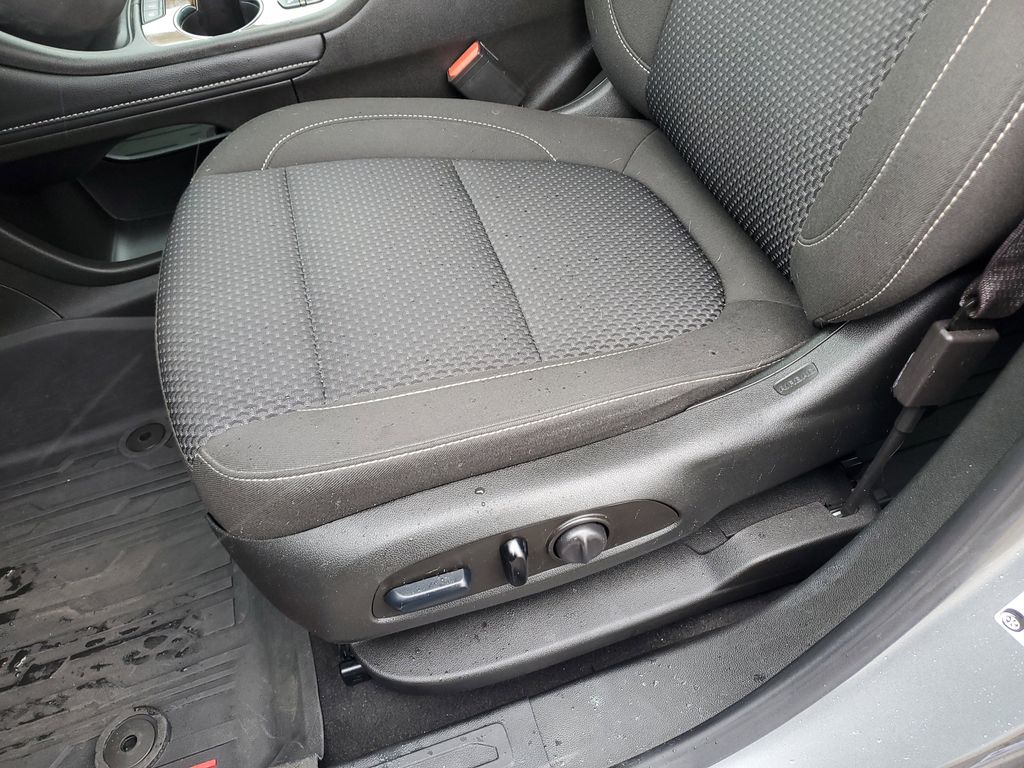 2023 GMC Acadia SLE - Photo 14