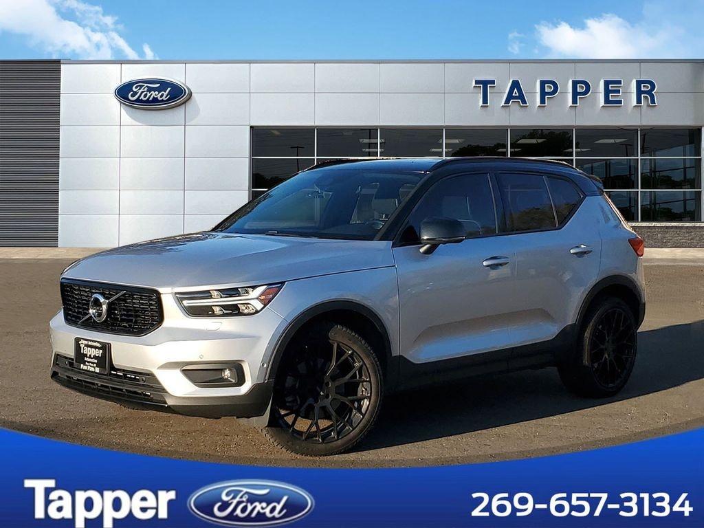 Used 2019 Volvo XC40 T5 R-Design Sport Utility