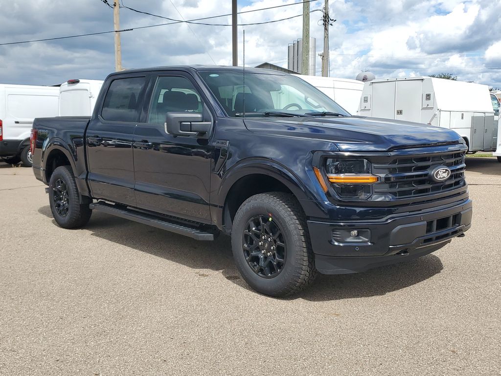 2025 Ford F-150 XLT photo 2