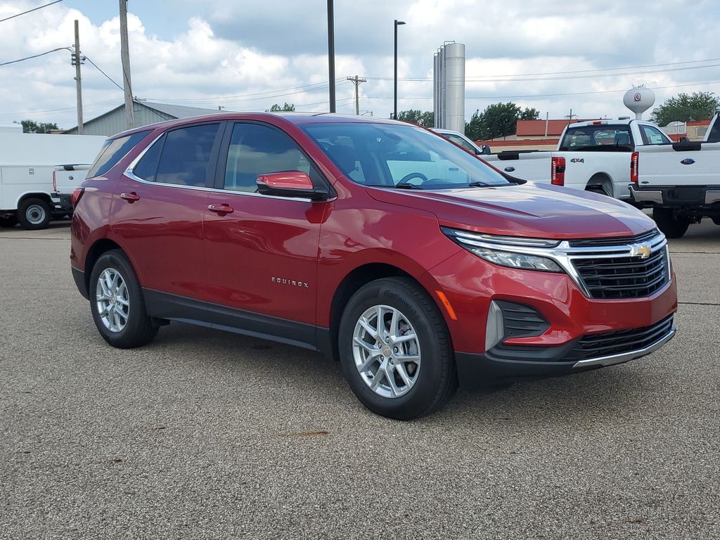 2023 Chevrolet Equinox LT photo 2