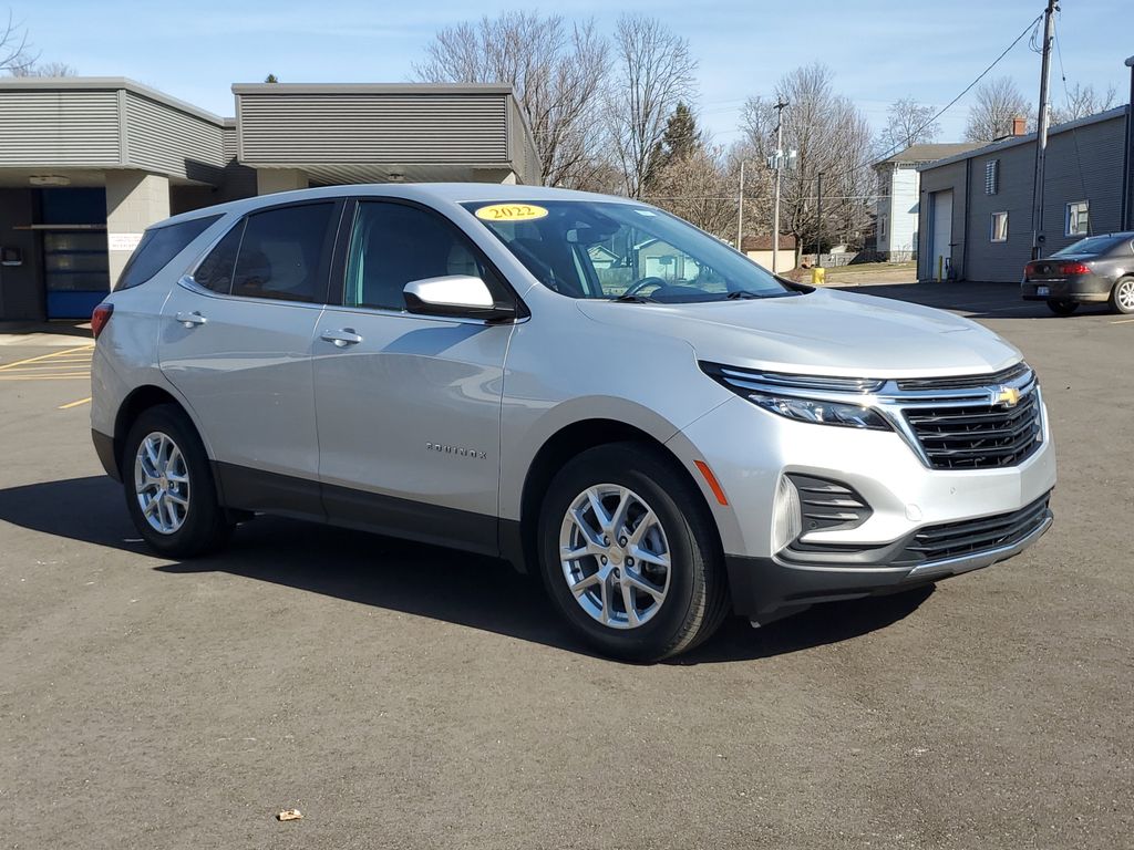 Used 2022 Chevrolet Equinox LT with VIN 2GNAXKEV1N6112991 for sale in Paw, MI