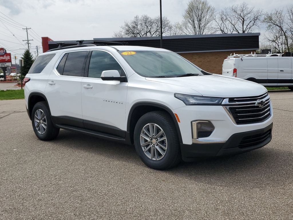 Used 2022 Chevrolet Traverse 1LT with VIN 1GNEVGKW5NJ141995 for sale in Paw, MI