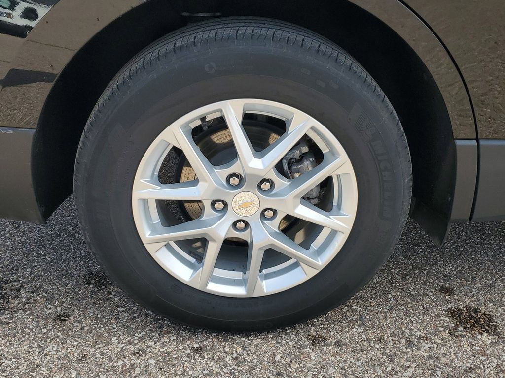 2023 Chevrolet Equinox LT photo 4