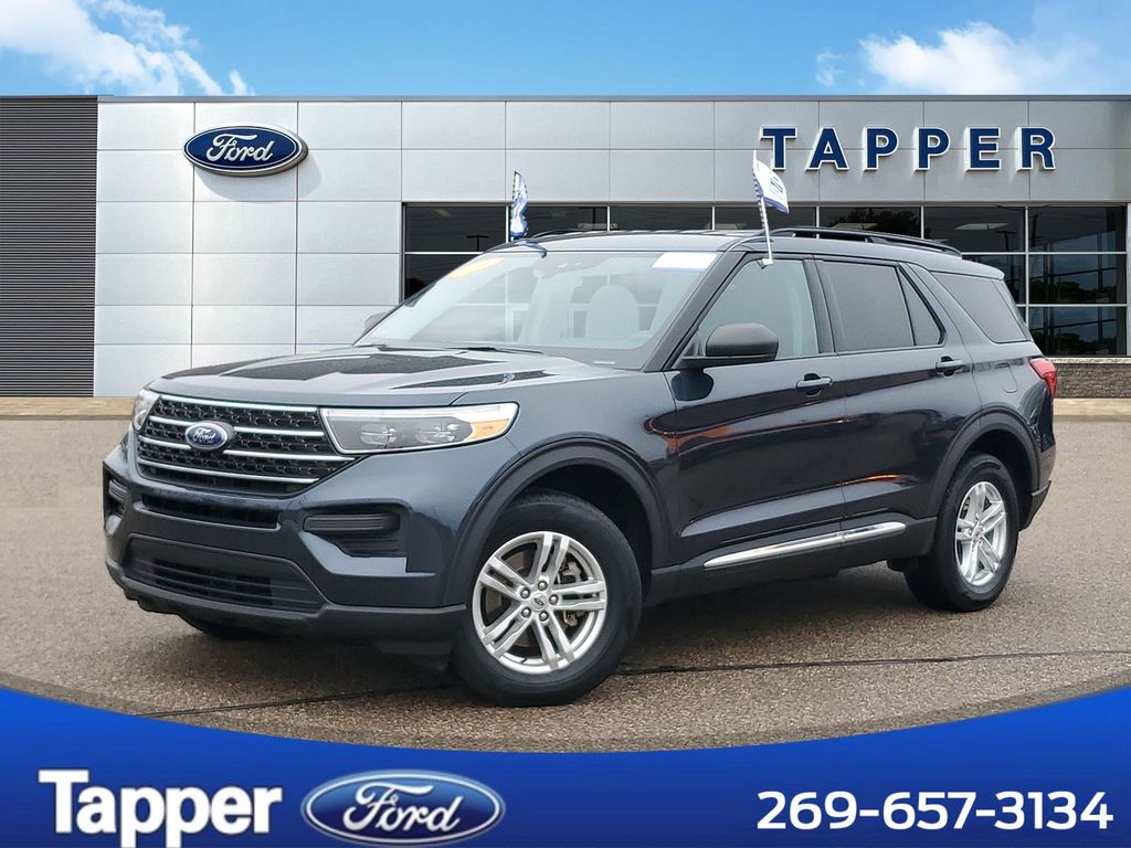 2023 Ford Explorer XLT 4WD's photo