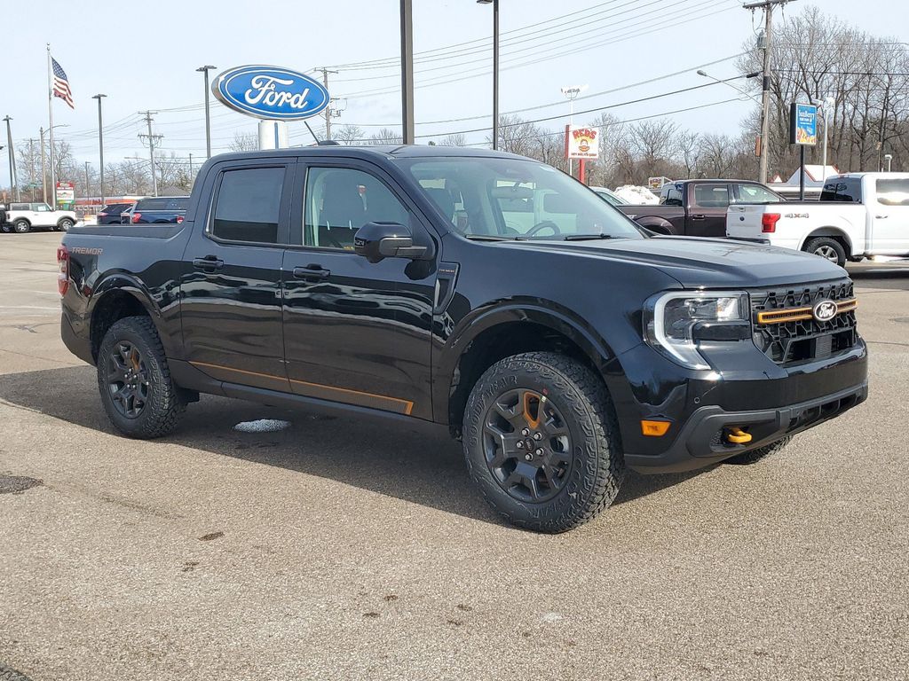 2025 Ford Maverick Tremor photo 2
