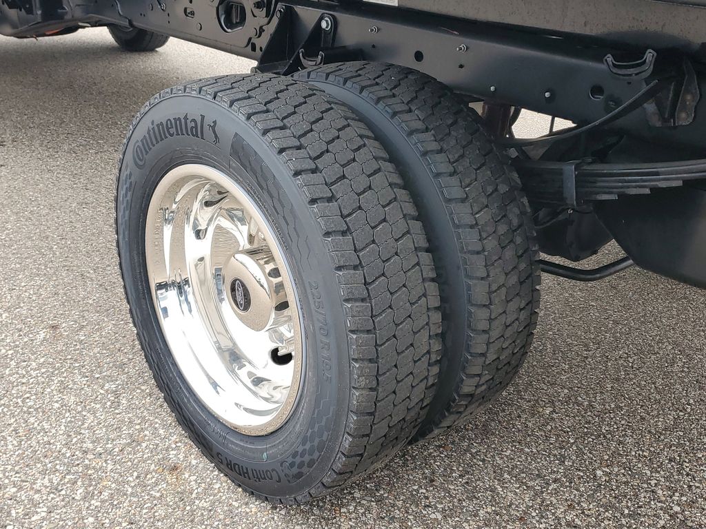 2026 Ford F-450 Super Duty Chassis Cab XL - Photo 7