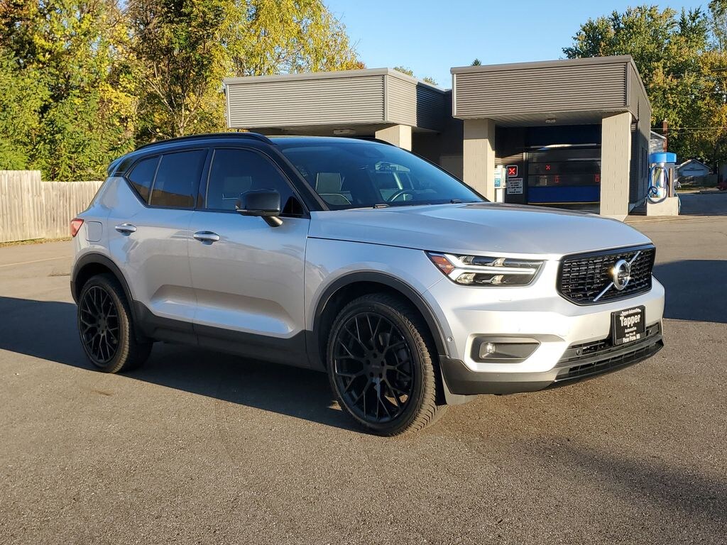 Used 2019 Volvo XC40 T5 R-Design Sport Utility