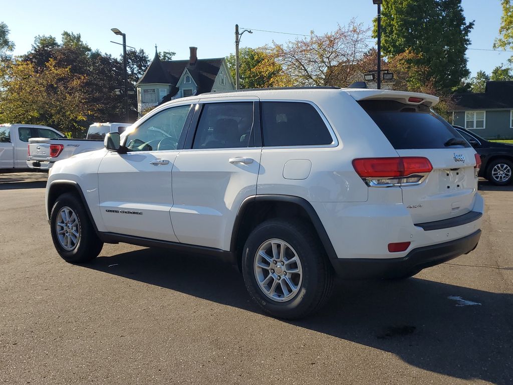 2019 Jeep Grand Cherokee Laredo photo 3