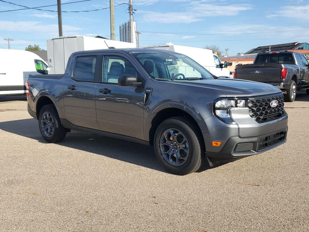 2025 Ford Maverick XLT photo 2
