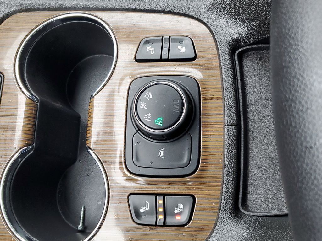 2023 GMC Acadia SLE - Photo 26